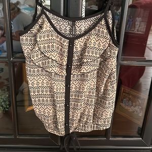 Maurice’s tank top